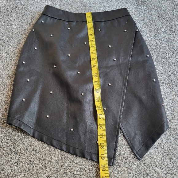 By the Way Faux Leather ASHLYN Black Studded Rhinestone Assymetrical Skirt XS - Picture 4 of 8